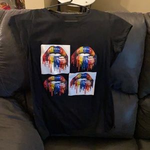 Short Sleeve lip shirt